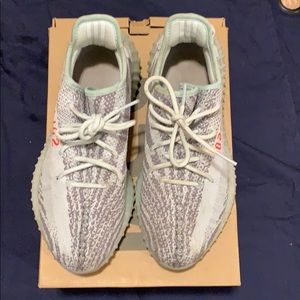 Yeezy Boosts 350 ‘blue tint’